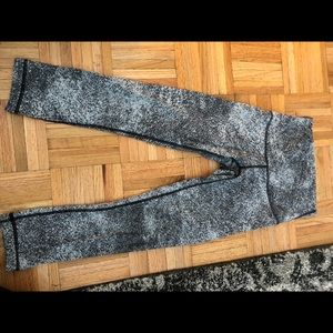 Lululemon leggings - high waisted align crop